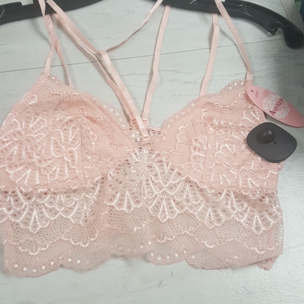 SEXY PRETTY  LACE BRALETTE